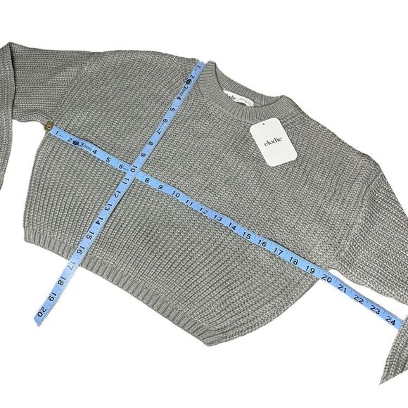 Elodie Crewneck Cropped Sweater in Light Gray - Picture 4 of 6